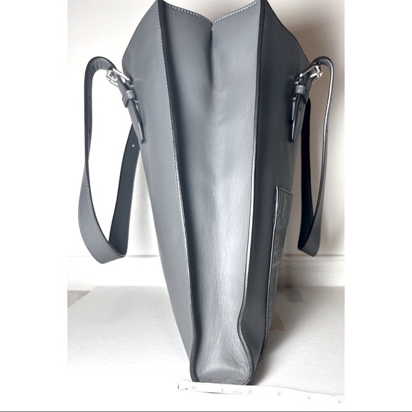 AUTHENTIC - FENDI - SHOPPER TOTE - Picture 7 of 10